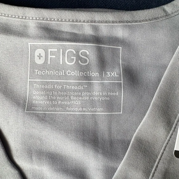 Women’s Figs Catarina one pocket scrub top - Picture 3 of 4